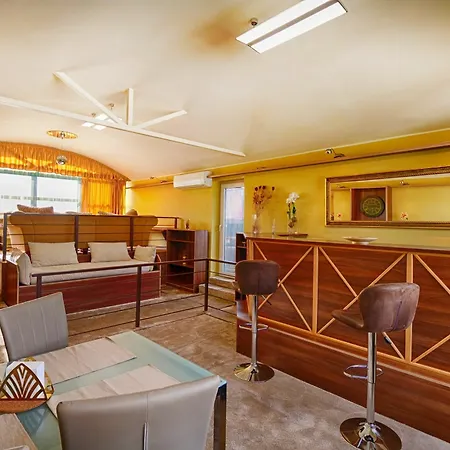 Panoramic Roof Terrace&jacuzzi Apartment Prague
